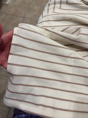 NWT- MAX&MIA HOODED PULLOVER